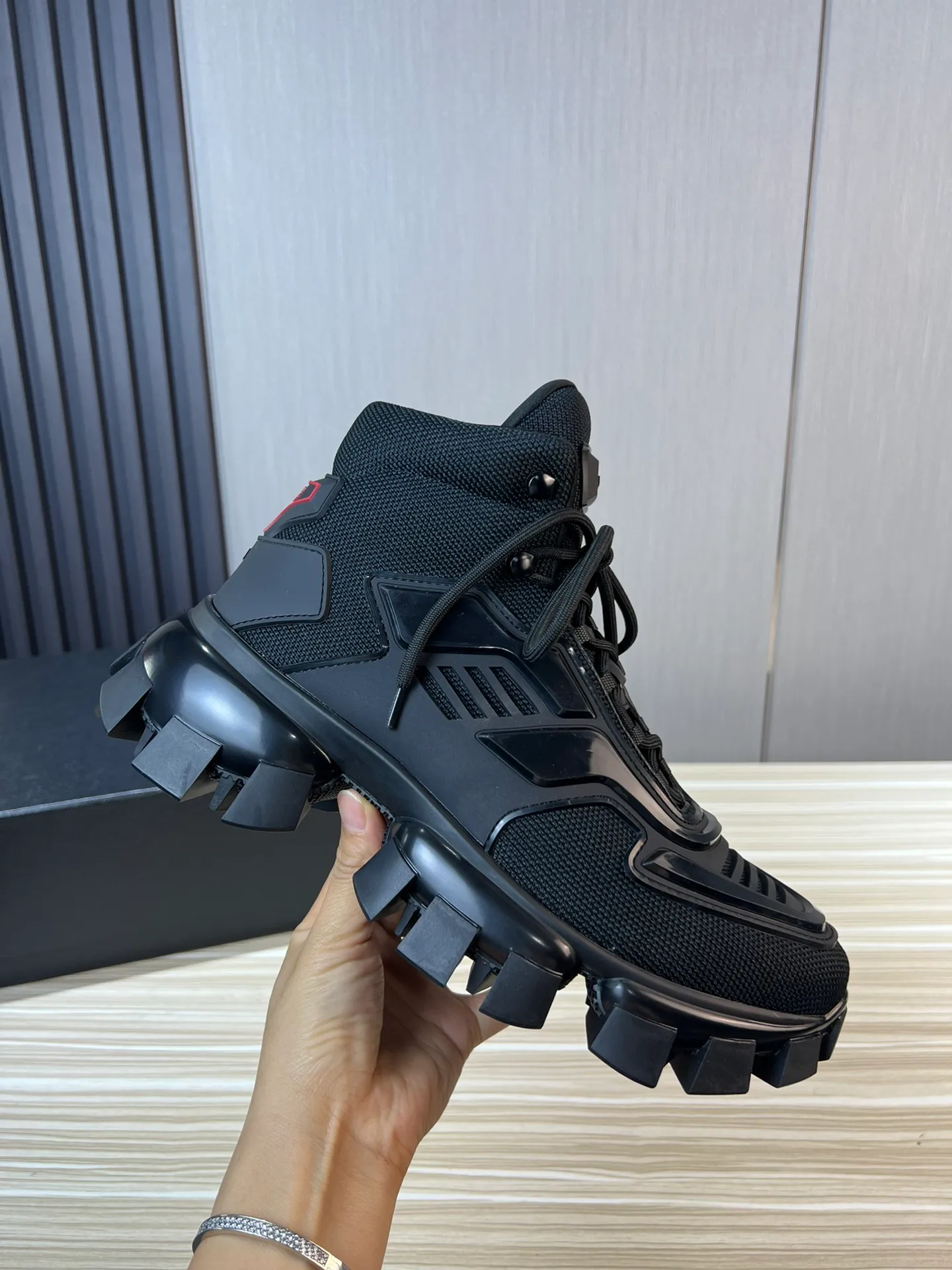 Men's shoes 💰660💰 [PRADA] Couple's popular item at the counter 💑Official website synchronized ⬆️Original fly-woven film fabric + cowhide lining, 1⃣️:1⃣️reproduction, original sole, 35-45 (45.46 custom-made, non-refundable)